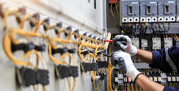 Professional Electrician technician working in Eatons Neck, NY